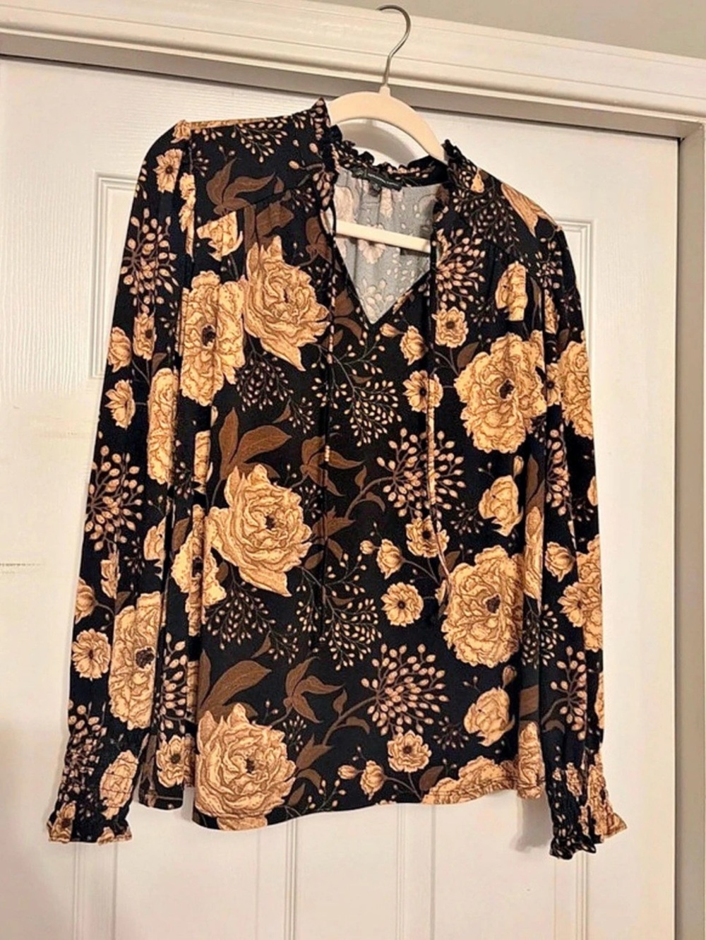 Adrianna Papell Floral Blouse in Black & Brown Size Medium Like New